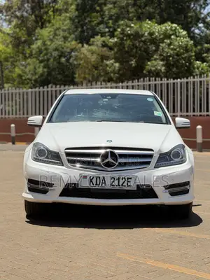 Mercedes-Benz C200 2013