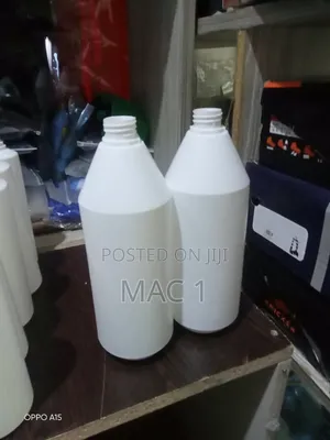 Durable 1 Litre White Spray Bottle
