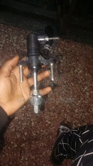 Toyota Hilux Vigo Upper Clutch Master Cylinder