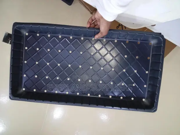 Fast-Drainage Hydroponic Trays - Brand New - 1