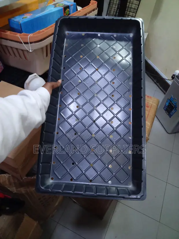 Hydroponic Trays with Fine Drainage Perforations - 1