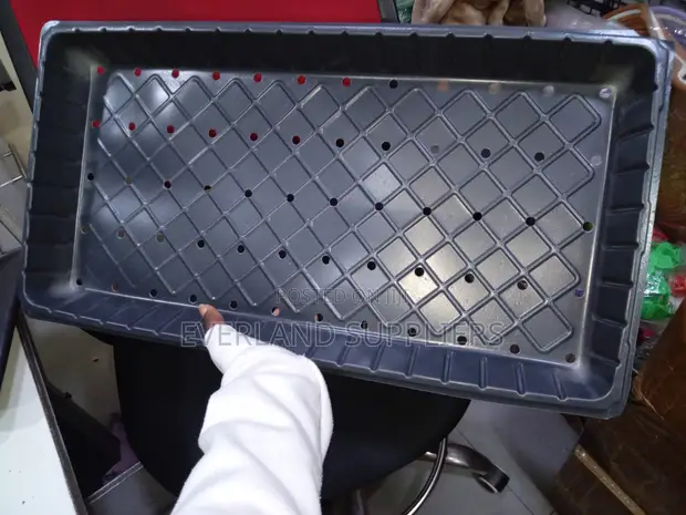 Multi-Opening Seedling Propagation Trays with Holes - 1