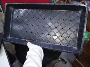 Multi-Opening Seedling Propagation Trays with Holes