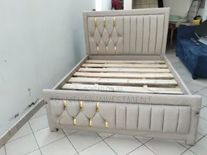 5x6 Mocket Bed Frame with Gold Strip