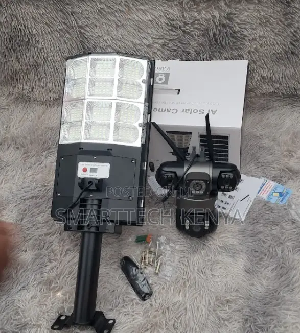 Kamera ya V380 4G PTZ yenye Lensi 3 na Mwanga wa Mtaa wa Solar - 1