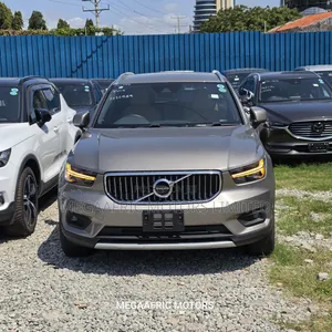 Volvo XC40 T5 Petrol AWD 2019 Dhahabu