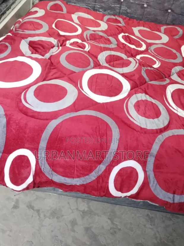 Heavy Woolen Duvet - 5x6 - 1