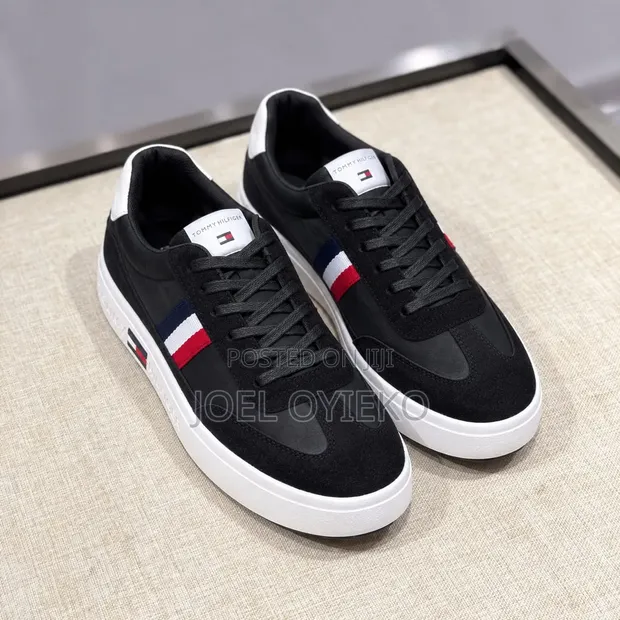 Vatu vya Tommy Hilfiger vya Kawaida vya Ngozi Vilivyofungwa - 1