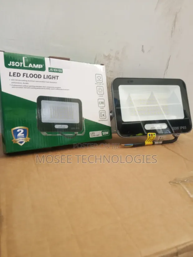Heavy-Duty Outdoor LED Flood Light – 50W - 1