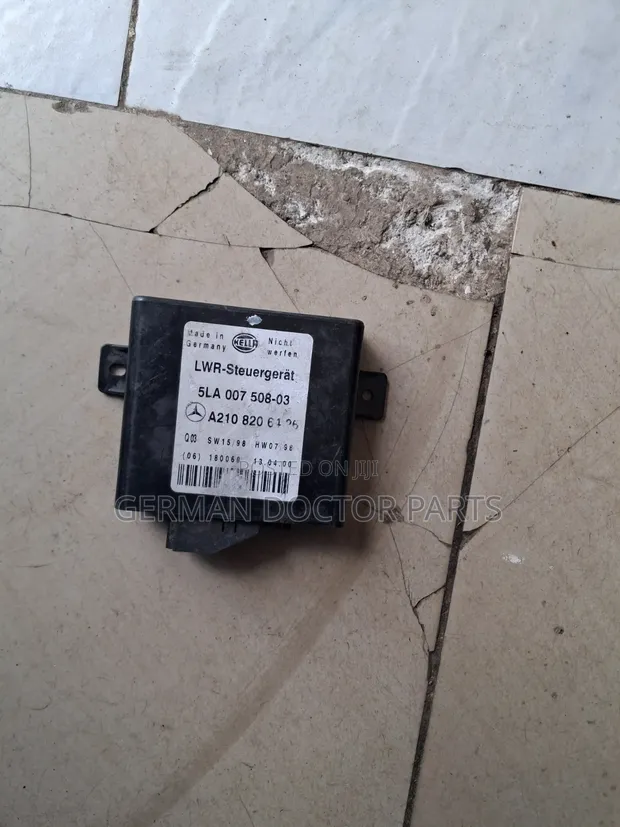 Mercedes W210 Xenon Headlight Range Adjustment Control Module - 1