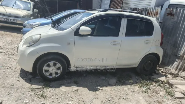 Toyota Passo 2013 White - 1