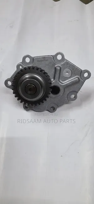 W04D/WU300 Dyna/Hino Engine Oil Pump - Brand New