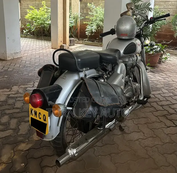 Royal Enfield Bullet 350 2010 Nyeusi - 1