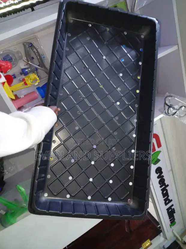 Hydroponic Trays with Repeated Hole Patterns - 1