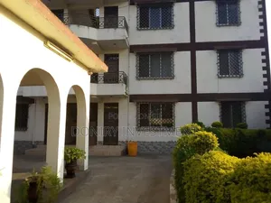 Bungalow ya Vyumba 5 na Vyumba 6 vya Kukodisha Milimani