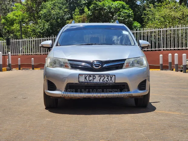 Toyota Corolla Fielder 1.5 Petrol FWD 2012 Silver - 1
