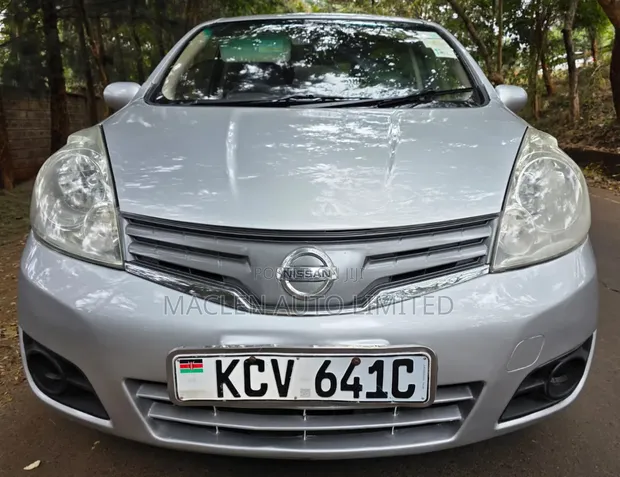 Nissan Note 2012 Silver - 1