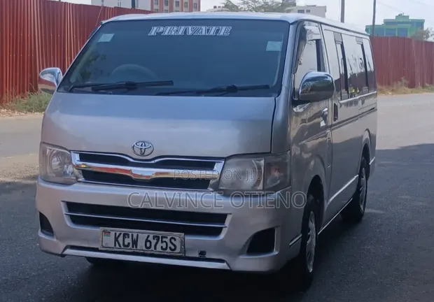 Toyota HiAce 2013 Silver - 1