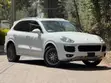 Porsche Cayenne 2016 White - 2