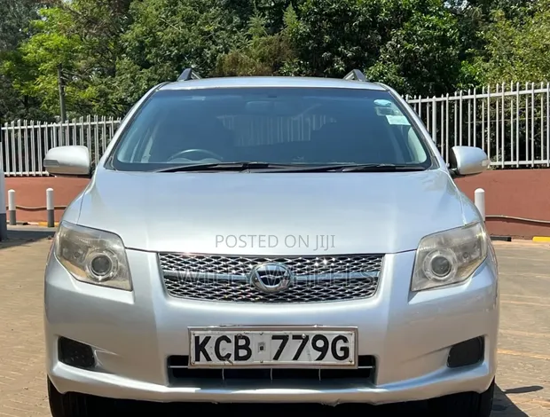 Toyota Corolla Fielder 1.8 Petrol 2008 Silver - 1