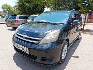 Toyota Isis 2010 Bluu