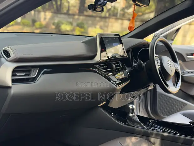 Toyota C-HR 2019 Gray - 1