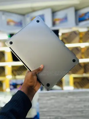 Apple MacBook Pro 2018 13-inch 16GB RAM 256GB SSD
