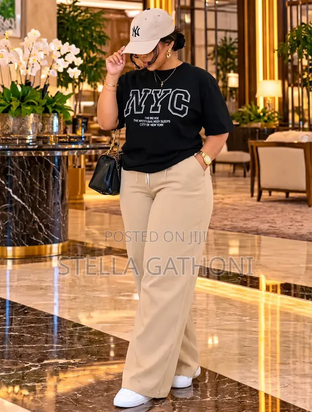 Fashionable 2-Piece Tracksuit - Brand New - 1