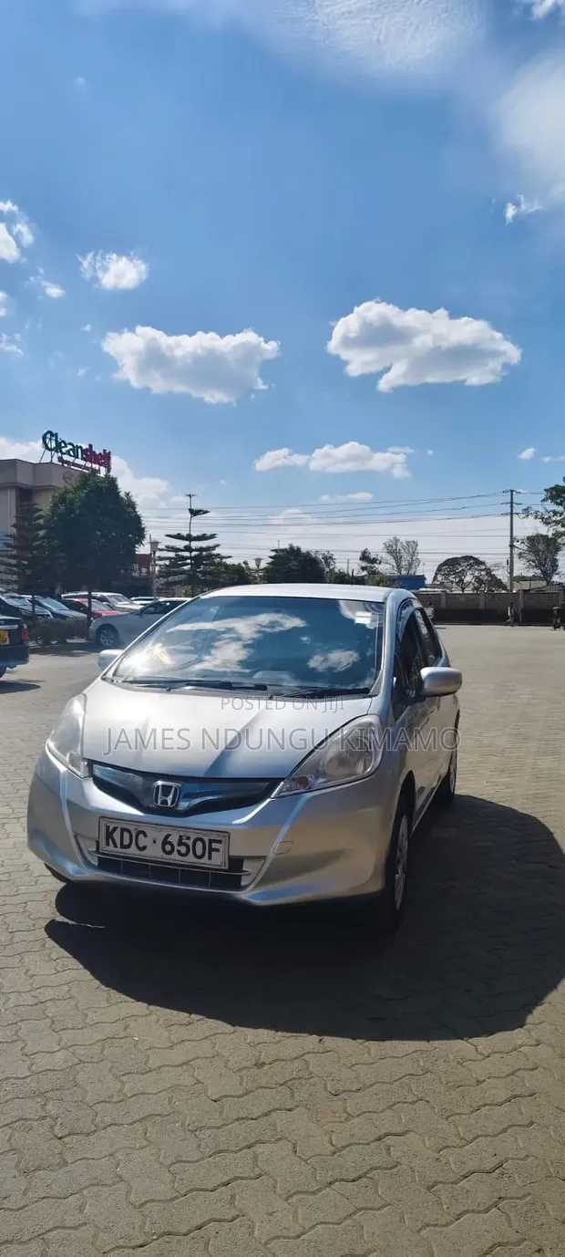 Honda Fit 2012 Silver - 1