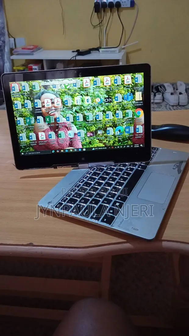 HP EliteBook Revolve 810 G2 Tablet Laptop 8GB RAM 256GB SSD - 1