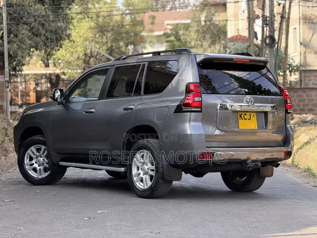 Toyota Land Cruiser Prado 3.0 TD 2011 Gray - 1
