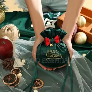 Mfuko wa Zawadi wa Krismasi wa Velvet wa Kijani na Kamba