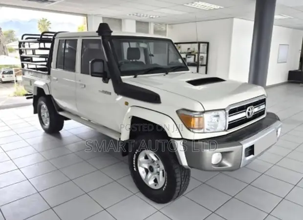 Toyota Land Cruiser 79 Series 2019 White - 1