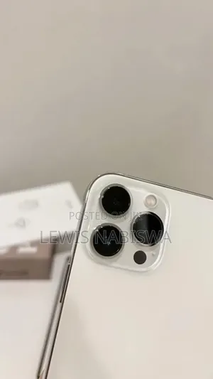 Apple iPhone 11 Pro 256GB Nyeupe