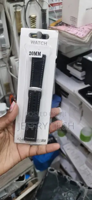 Mkanda wa Saa wa Nylon & Silicone Nyeusi 20mm na Kifungo cha Fedha