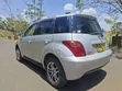 Toyota IST 2004 Nyeupe - 4
