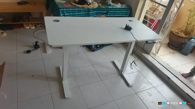 1.4m Electric Monitored Standing Desk - 1