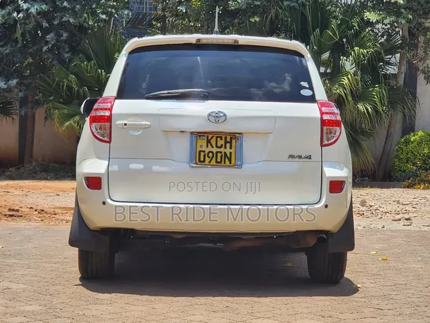 Toyota RAV4 2009 White - 1