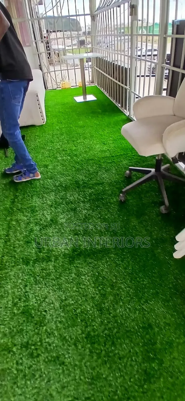 Artificial Grass Carpet for Lounge Areas - 1