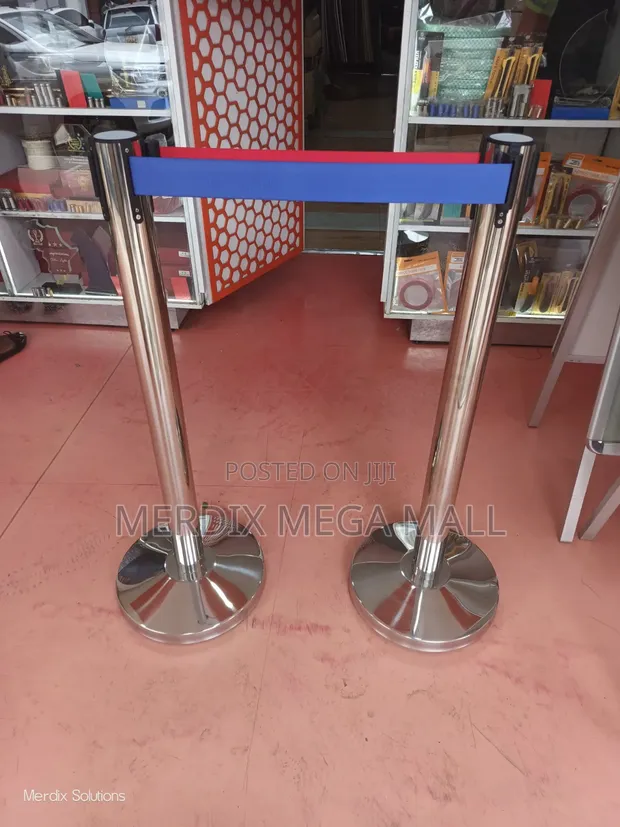 New Queue Stands (2 Stands + 1 Rope) - 1