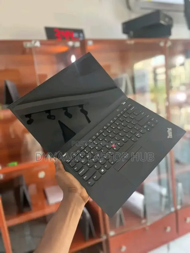 Lenovo ThinkPad X1 Carbon (Gen 6) - i7, 8GB RAM, 256GB SSD - 1