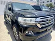 Toyota Land Cruiser V8 2019 Nyeusi - 1