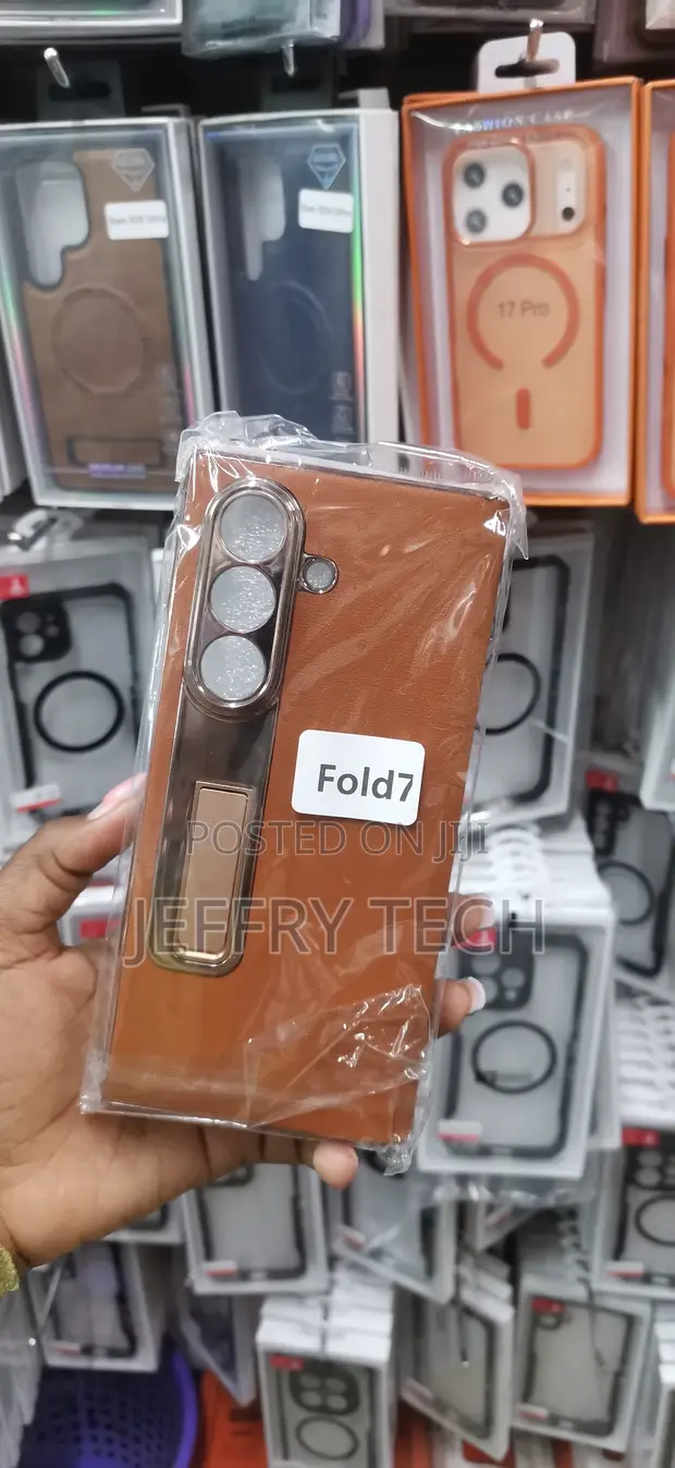Kifuniko cha Brown Faux Leather kwa Samsung Galaxy Z Fold 7 na Kickstand - 1