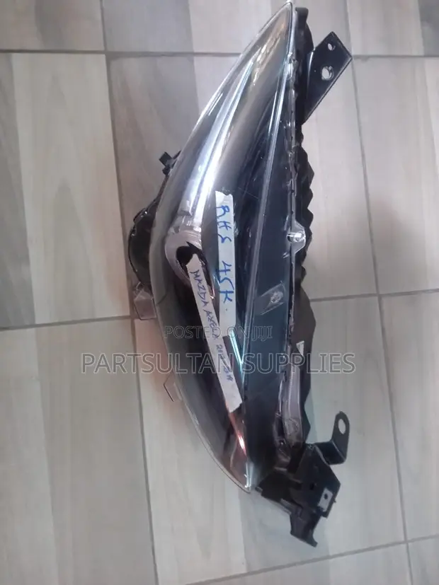 Mazda Axela Right Hand Side Headlight (2014-2018) - 1