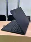 Laptopi ya Lenovo ThinkPad X1 Carbon (i7, 16GB RAM, 512GB SSD) - 2
