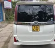 Toyota Noah 2019 White - 4