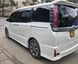 Toyota Noah 2019 White - 5