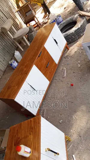 Ideal TV Stand - Mpya Kabisa