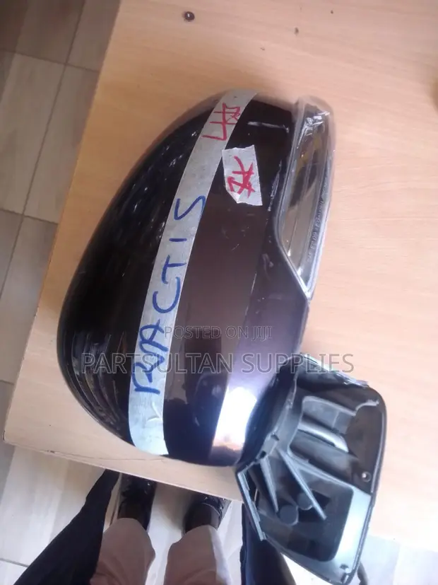 Left Hand Side Toyota Ractis Side Mirror - 1