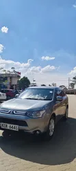 Mitsubishi Outlander 2012 Nyeupe - 3